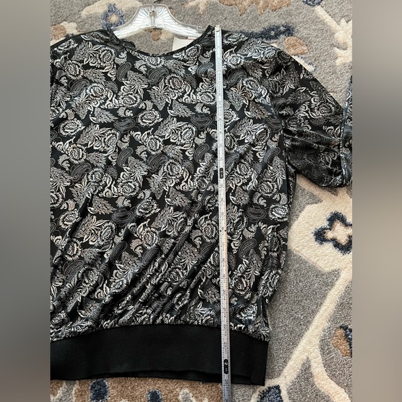 Vintage - 80s - Black and White Floral Blouse - Picture 5 of 6